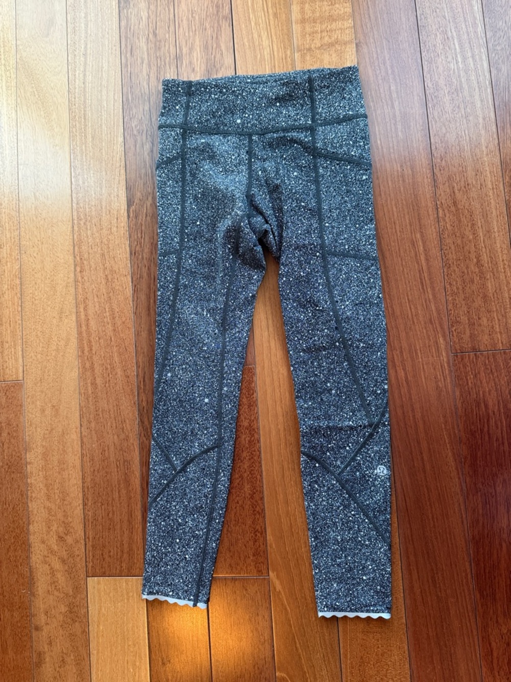 LIKE NEW lululemon athletica Black Speckled High-Rise Leggings